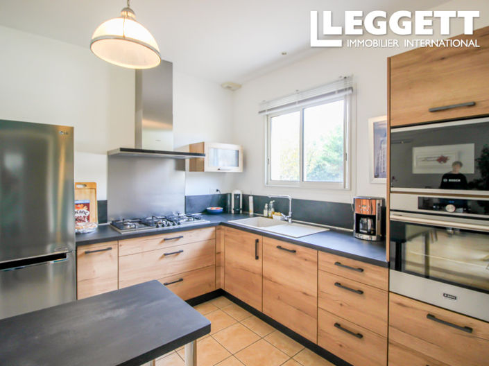 Image No.7-5 Bed House for sale