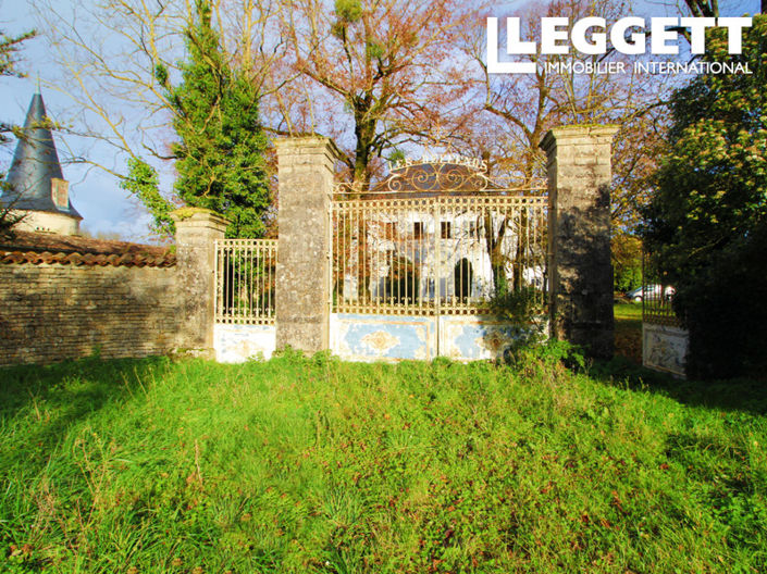 Image No.4-7 Bed Chateaux for sale