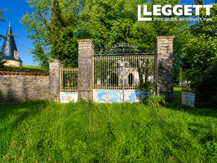 Image No.4-7 Bed Chateaux for sale