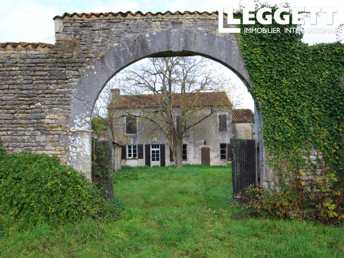 Image No.8-7 Bed Chateaux for sale