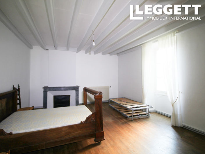 Image No.8-7 Bed Chateaux for sale