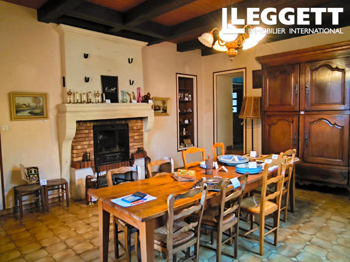 Image No.3-Maison de 5 chambres à vendre à Barbezieux-Saint-Hilaire