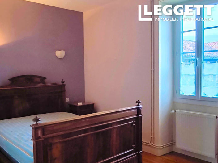 Image No.6-5 Bed House for sale