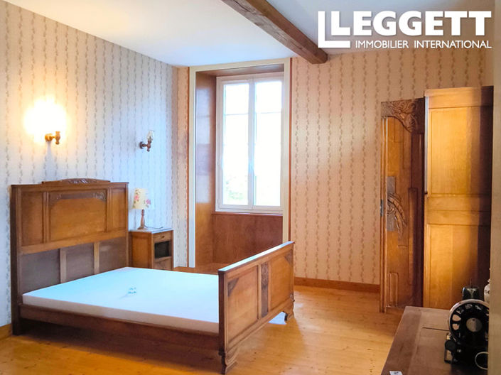 Image No.7-5 Bed House for sale