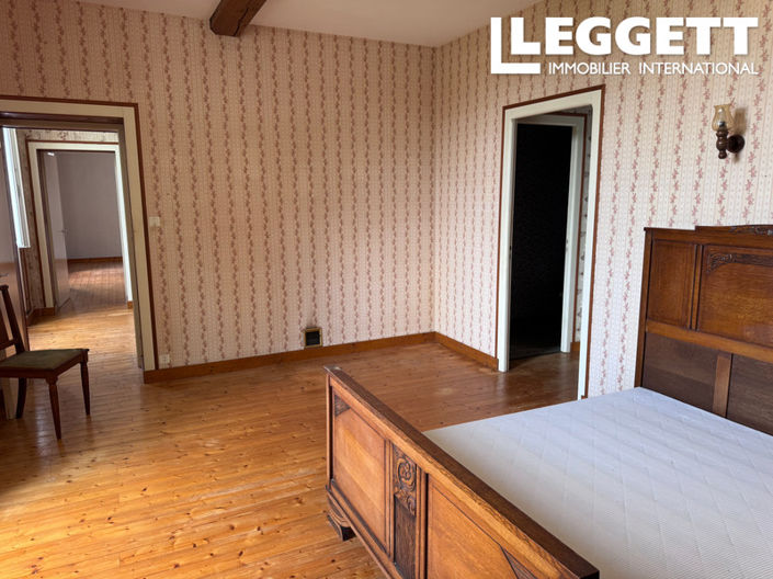 Image No.7-5 Bed House for sale