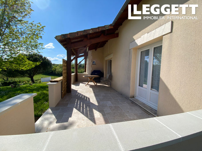 Image No.2-4 Bed House for sale