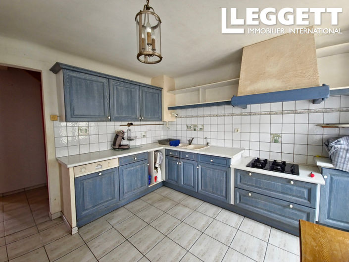 Image No.8-6 Bed House for sale