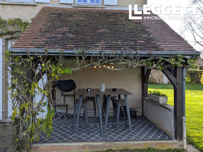 Image No.10-6 Bed House for sale