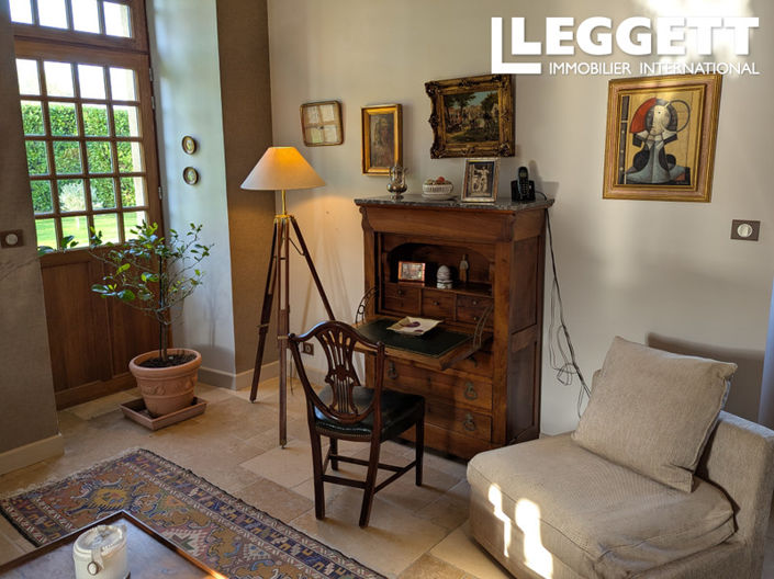 Image No.4-6 Bed House for sale