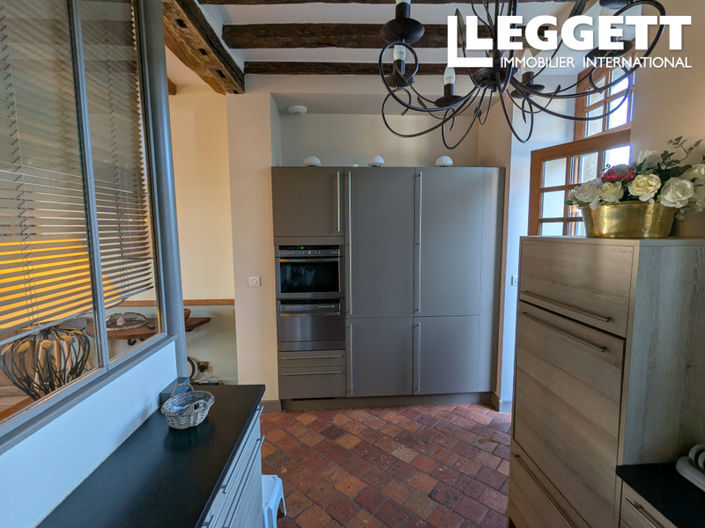 Image No.6-6 Bed House for sale