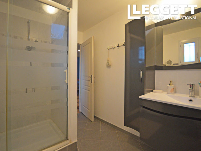 Image No.6-2 Bed House for sale