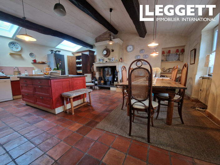 Image No.7-8 Bed House for sale