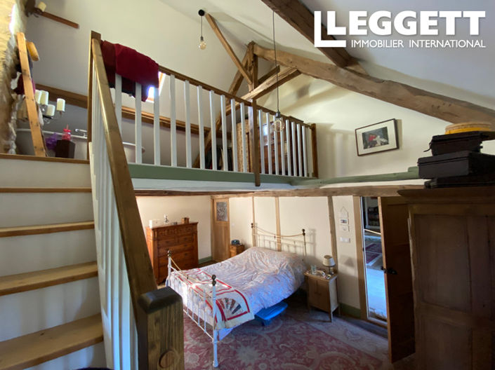 Image No.6-4 Bed House for sale