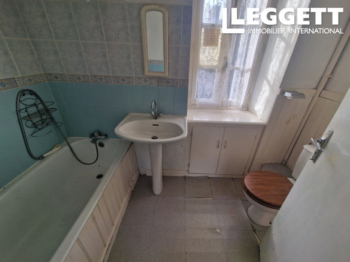 Image No.8-2 Bed House for sale