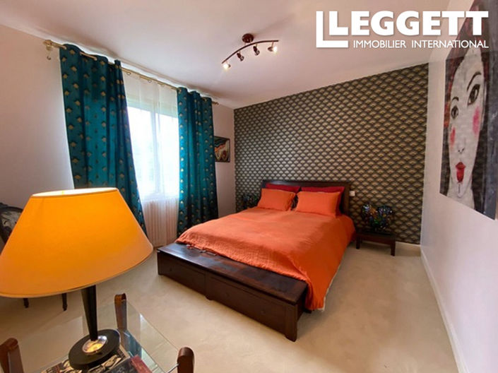 Image No.9-3 Bed House for sale