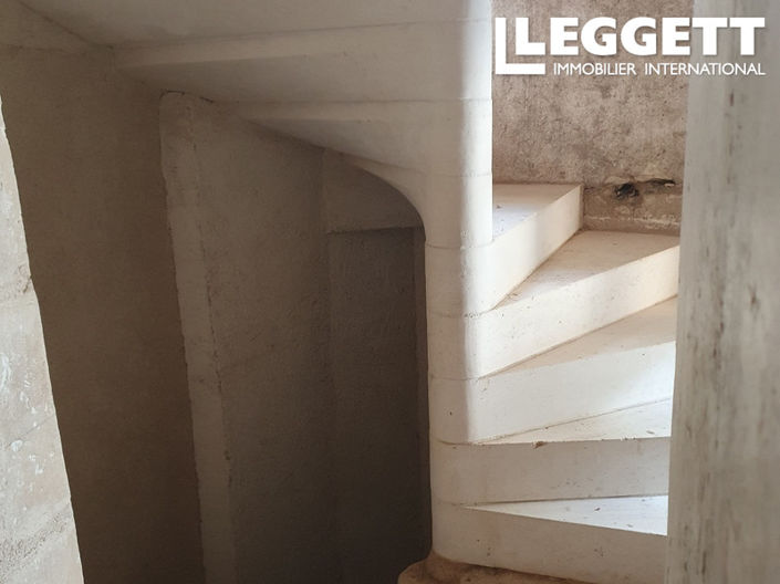 Image No.2-4 Bed House for sale