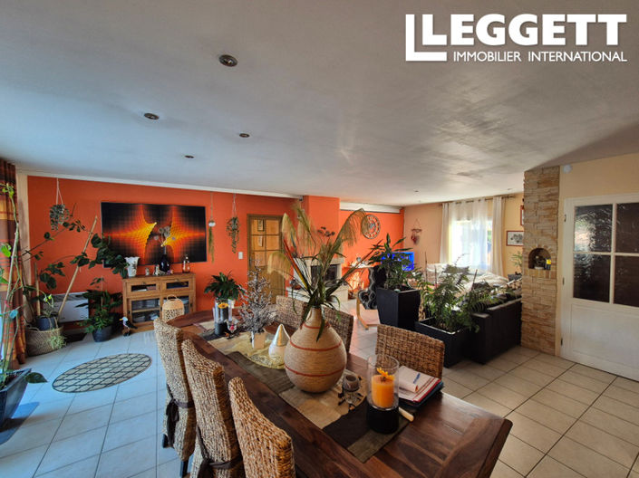 Image No.6-4 Bed House for sale