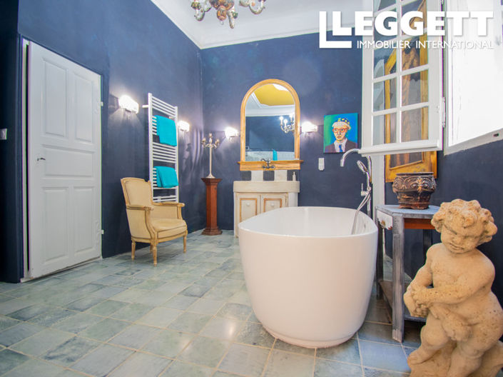 Image No.2-6 Bed House for sale