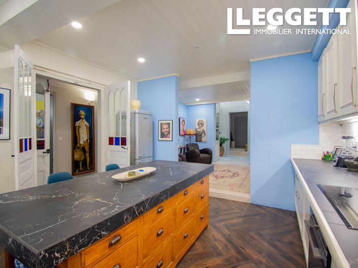 Image No.3-6 Bed House for sale