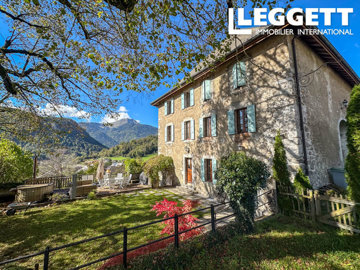 6 Bed House for sale