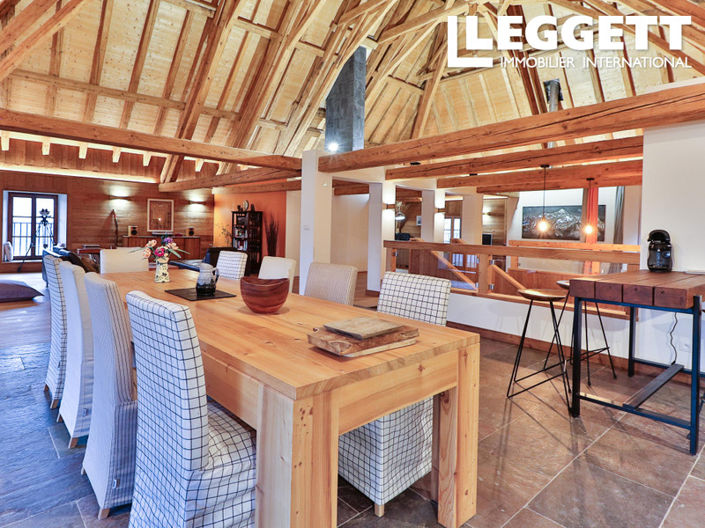 Image No.10-6 Bed House for sale