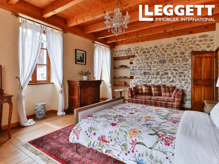 Image No.4-6 Bed House for sale