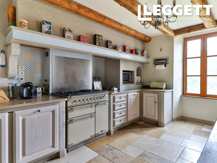 Image No.7-6 Bed House for sale