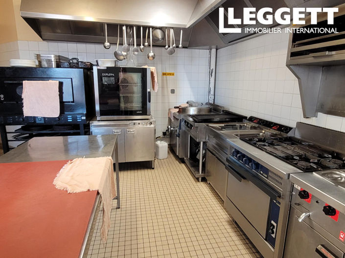 Image No.2-Commercial de 17 chambres à vendre à Argentan