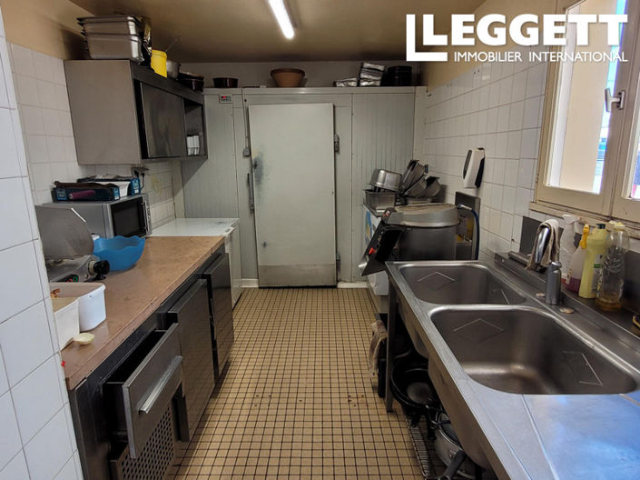 Image No.9-Commercial de 17 chambres à vendre à Argentan