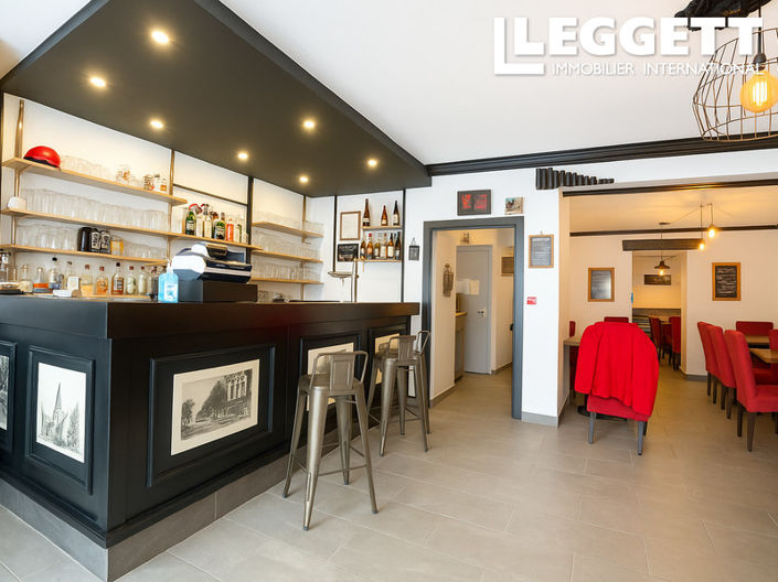 Image No.5-3 Bed Commercial for sale