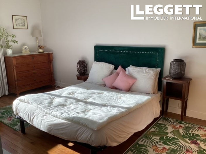 Image No.10-5 Bed House for sale