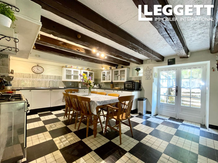 Image No.6-10 Bed House for sale