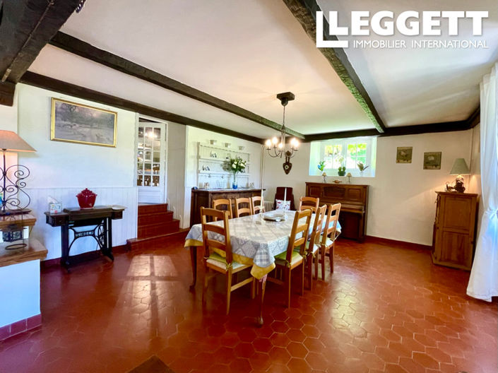 Image No.7-10 Bed House for sale