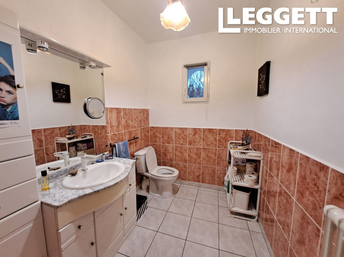 Image No.8-5 Bed House for sale