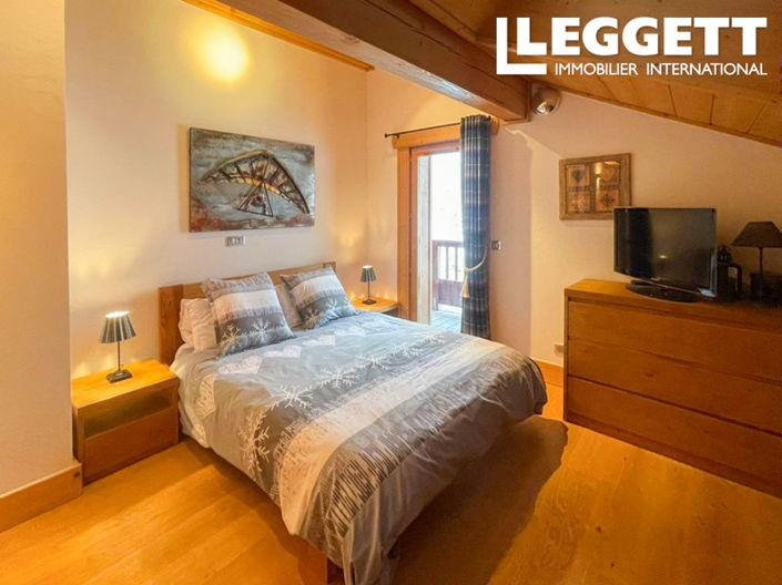 Image No.10-4 Bed House for sale