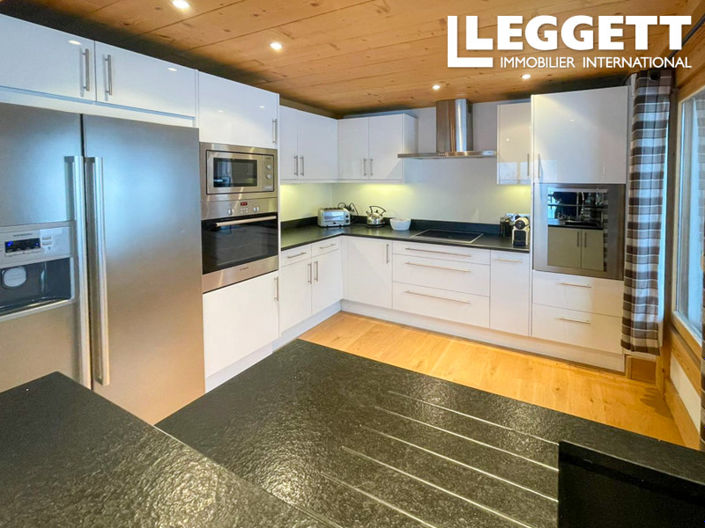 Image No.8-4 Bed House for sale