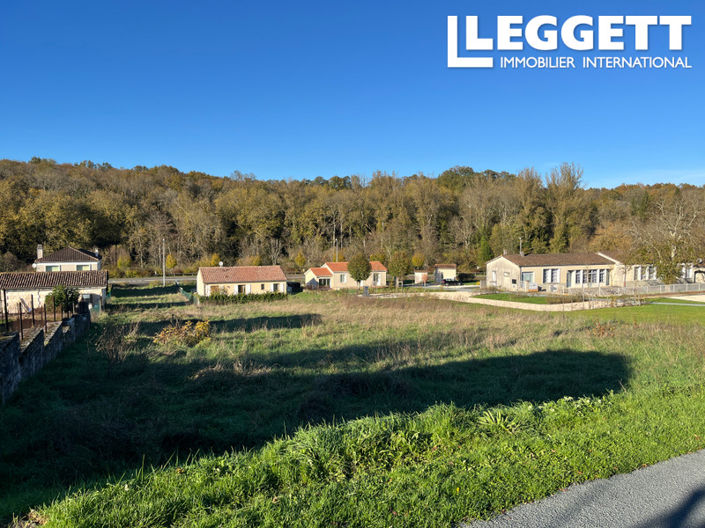 Image No.6-Terre à vendre à La Rochebeaucourt-et-Argentine