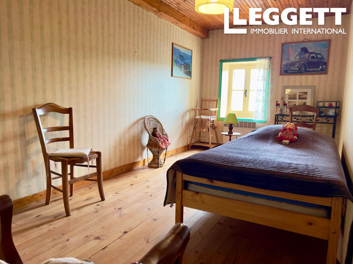 Image No.6-4 Bed House for sale