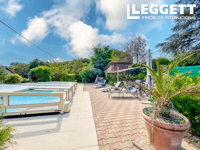 Image No.8-7 Bed House for sale