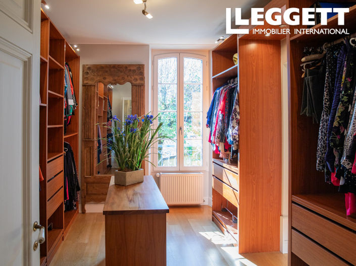 Image No.8-5 Bed House for sale