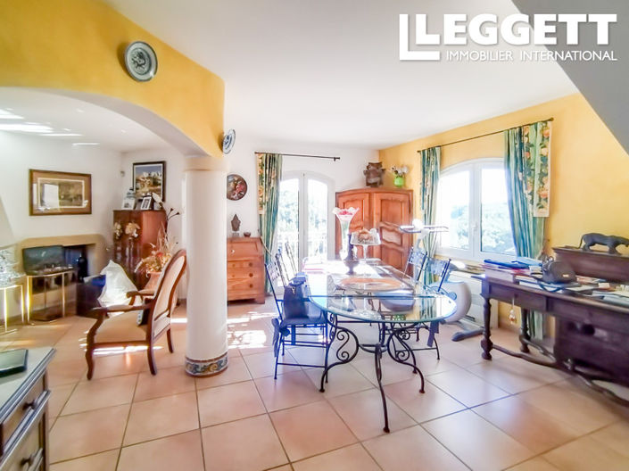 Image No.6-4 Bed House for sale