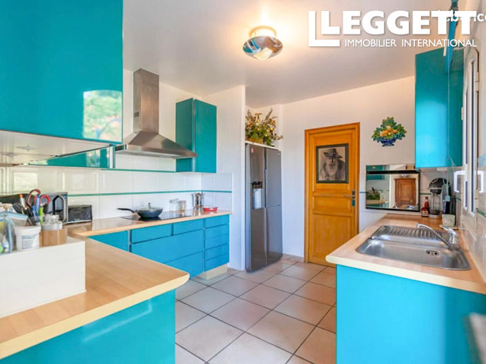 Image No.7-4 Bed House for sale