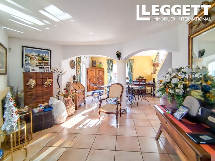 Image No.9-4 Bed House for sale