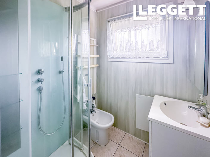 Image No.9-4 Bed House for sale