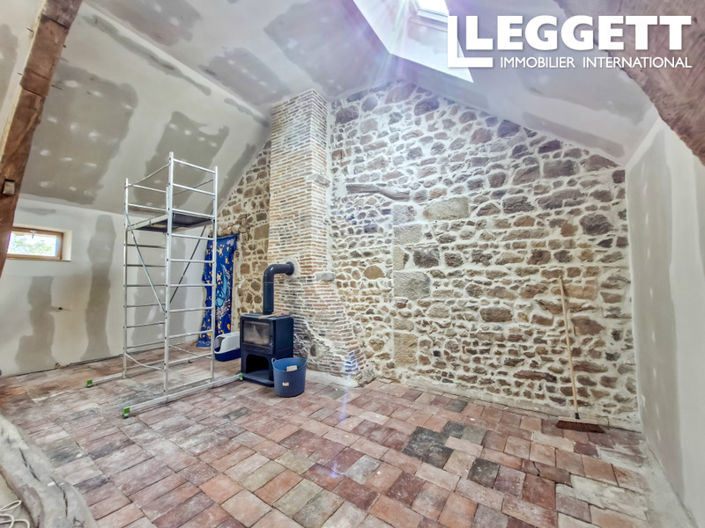 Image No.10-3 Bed House for sale