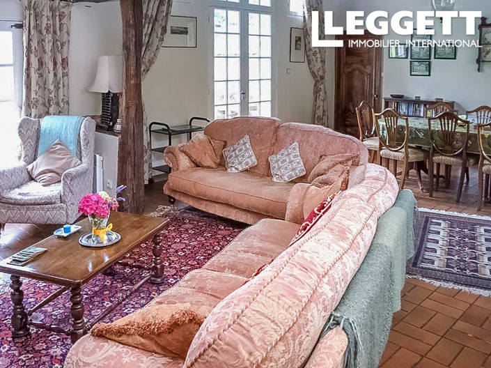 Image No.7-8 Bed House for sale