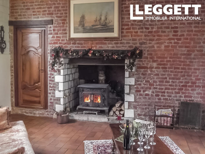 Image No.8-8 Bed House for sale