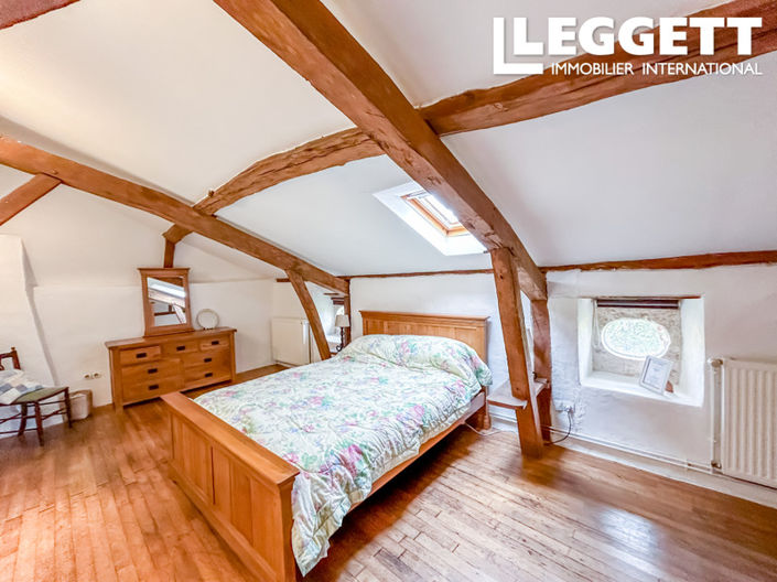 Image No.10-5 Bed House for sale