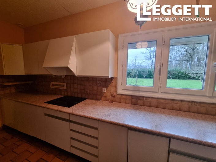 Image No.8-Maison de 4 chambres à vendre à Cérans-Foulletourte