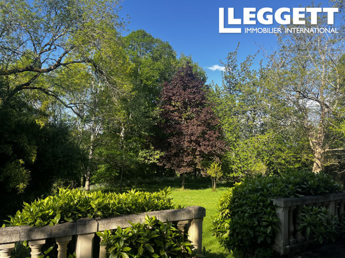 Image No.1-6 Bed House for sale
